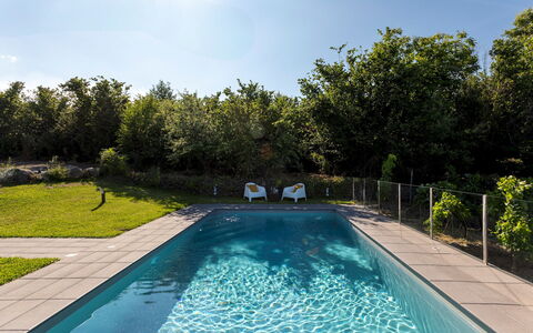 Vigne Dell'Etna 6: Azul, Piscina, Agua, Arbusto, Material Compuesto, Sombra, Jardín, Paisajismo, Fuente De Agua, Recurso