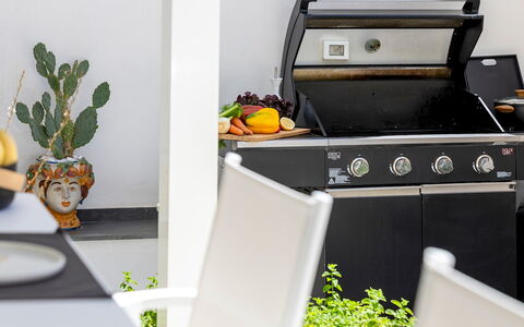 Dimora Egadina Giovanni 4+4: Aparato De Cocina, Parilla, Electrodoméstico, Planta De Casa, Maceta, Estufa, Comida, Cocinando