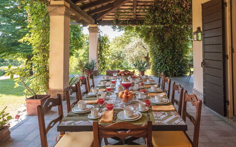 Dolce Collina 10: Mueble, Mesa, Silla, Cocina Y Comedor Mesa, Jardín, Mueble Para Exteriores, Sombra, Eco Hotel, Recurso, Mesa Al Aire Libre