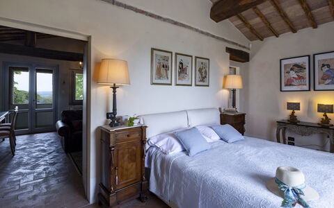 Villa Aperolli 4: Mueble, Cama, Habitación, Pared, Sábana, Lecho, Casa, Marco De La Cama, Casa, Diseño De Interiores