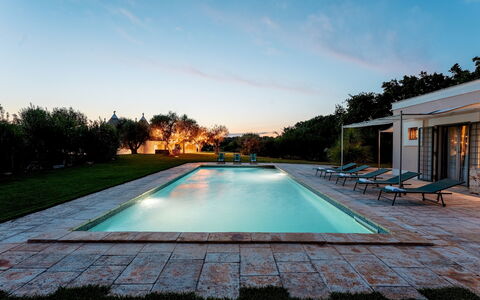 Trullo Magnifico 8: Piscina, Azul, Recurso, Inmuebles, Material Compuesto, Thermae, Fuente De Agua, Eco Hotel, Mueble Para Exteriores, Sombra