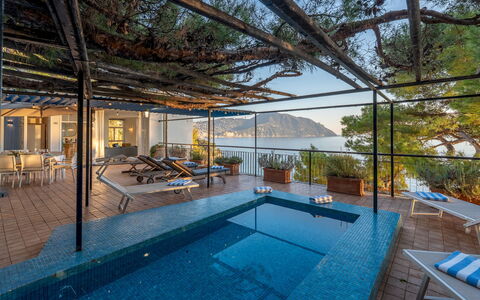 Casa Chiara 6+2: Agua, Piscina, Recurso, Mueble Para Exteriores, Eco Hotel, Silla, Ocio, Sunlounger, Hotel, Costa