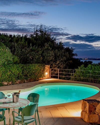 Villa Pitrizzina 8: Azul, Piscina, Mueble Para Exteriores, Mueble, Recurso, Eco Hotel, Mesa Al Aire Libre, Silla, Jardín, Sombra