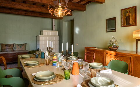Dimora dei Sogni 7+1: Mueble, Diseño De Interiores, Pared, Madera, Techo, Comedor, Mesa, Lámpara, Piso, Cocina Y Comedor Mesa