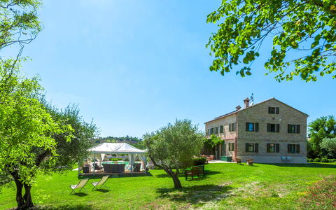 Casa Sant'Elia 7+3: Jardín, Inmuebles, Ocio, Césped, Paisajismo, Casa De Campo, Parque, Plantación, Mansión, Villa