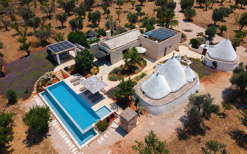 Trulli Fiori di Mandorlo 6: Piscina, Recurso, Inmuebles, Paisajismo, Diseño, Eco Hotel, Villa, Hacienda, Paraguas, Vista Panorámica