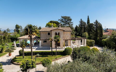 Villa Corte Sant'Anna 6+2: Barrio Residencial, Casa, Casa, Inmuebles, Cabaña, Mansión, Jardín, Villa, Hacienda, Paisajismo