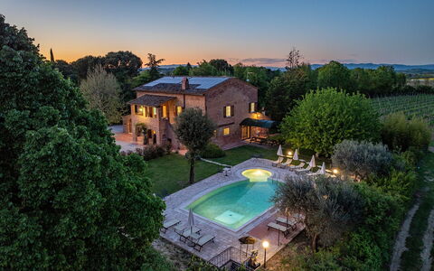 Sangiovese 14: Casa, Casa, Inmuebles, Jardín, Cabaña, Piscina, Casa De Campo, Mansión, Villa, Césped