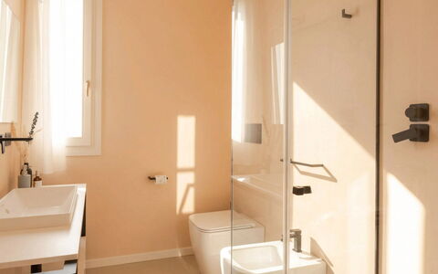 Villa Oxa 12+2: Piso, Pared, Arreglo De Tubería, Baño, Suelo, Lavabo Del Baño, Diseño De Interiores, Lavabo, Baño, Plomería