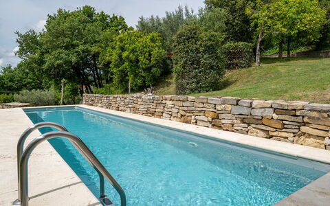Villa Il Ritiro 8: Piscina, Material Compuesto, Jardín, Pared De Piedra, Fuente De Agua, Paisajismo, Losa, Patio Interior