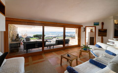 Villa Portobello 10+2: Mueble, Sofá, Diseño De Interiores, Sala, Suelo, Piso, Habitación, Casa, Silla