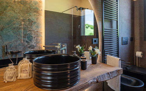 Villa Mamon 6+2: Diseño De Interiores, Arreglo De Tubería, Piso, Mueble, Madera, Suelo, Grifo, Baño, Encendiendo, Plomería