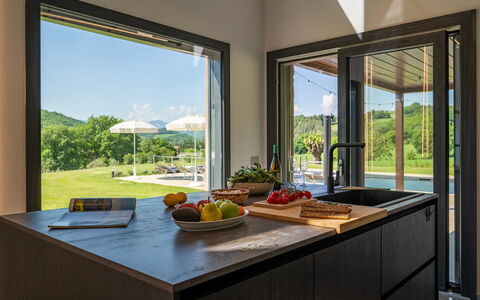 Villa Mamon 6+2: Diseño De Interiores, Mueble, Casa, Piso, Cocina Y Comedor Mesa, Mostrador, Cocina, Silla, Planta De Casa, Manchas De Madera