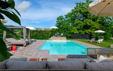 Villa Isola 8+2: Piscina, Mueble Para Exteriores, Recurso, Ocio, Sunlounger, Eco Hotel, Paraguas, Sombra, Jardín, Thermae