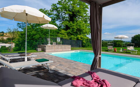Villa Isola 8+2: Piscina, Mueble Para Exteriores, Mueble, Recurso, Paraguas, Sunlounger, Silla, Jardín, Sombra, Ocio