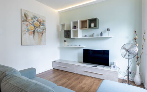 Genzianella Alpine Apartment: Piso, Suelo, Techo, Diseño De Interiores, Mostrador, Cocina, Gabinetes, Habitación, Electrodoméstico, Lámpara