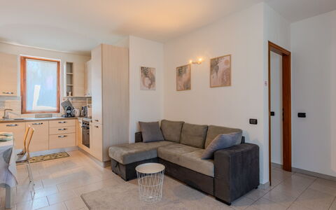 Casa Burli: Mueble, Diseño De Interiores, Piso, Suelo, Madera, Habitación, Sofá, Techo, Sala, Mesa