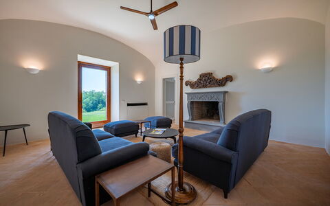 Tenuta Orsini 9+3: Mueble, Pared, Diseño De Interiores, Piso, Suelo, Encendiendo, Techo, Habitación, Silla, Sala