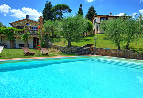 Villa Ulivi: Nube, Agua, Planta, Cielo, Propiedad, Edificio, Piscina, Azur, Azul, Verde