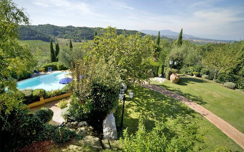 Le Rondini: Propiedad, Naturaleza, Paisaje Natural, Jardín, Vegetación, Casa, Árbol, Bienes Raíces, Hierba, Inmuebles