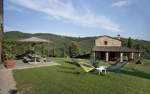 La Maccinaia 14: Propiedad, Casa, Inmuebles, Hierba, Edificio, Casa, Bienes Raíces, Casa De Campo, Área Rural, El Terreno Del Lote