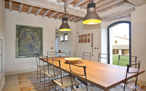 La Maccinaia 14: Habitación, Comedor, Techo, Mueble, Propiedad, Diseño De Interiores, Edificio, Mesa, Amarillo, Suelo