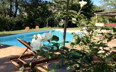 La Cenerara: Propiedad, Flor, Planta, Bienes Raíces, Botánica, Casa, Piscina, Árbol, Casa, Villa