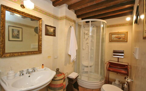 Santo Agostino: Baño, Habitación, Propiedad, Diseño De Interiores, Edificio, Bienes Raíces, Casa, Arreglo De Tubería, Arquitectura, Casa