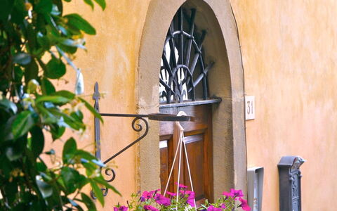 Santo Agostino: Arco, Flor, Ventana, Planta, Arquitectura, Árbol, Edificio, Puerta, Casa, Fachada