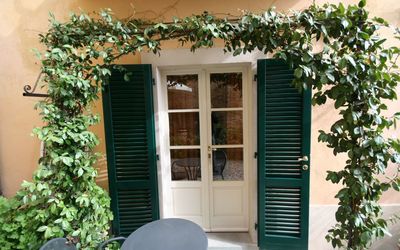 Santo Agostino: Propiedad, Casa, Casa, Edificio, Ventana, Bienes Raíces, Puerta, Arquitectura, Fachada, Árbol