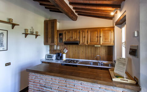 Vittoria: Propiedad, Habitación, Edificio, Mostrador, Mueble, Diseño De Interiores, Techo, Casa, Cocina, Casa