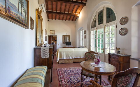 Vittoria: Propiedad, Habitación, Edificio, Diseño De Interiores, Mueble, Bienes Raíces, Casa, Arquitectura, Techo, Inmuebles