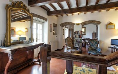 Villa Vittoria: Habitación, Propiedad, Diseño De Interiores, Edificio, Mueble, Techo, Haz, Sala, Inmuebles, Casa