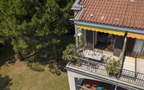 Residenza del Pascià: Balcón, Porche, Sombra, Villa, Pretil, Balaustre, Eco Hotel, Planta De Casa