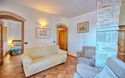 Fienile: Habitación, Propiedad, Mueble, Edificio, Diseño De Interiores, Bienes Raíces, Casa, Sala, Suelo, Habitación