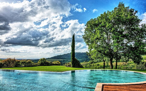 Villa Petrognano: Paisaje Natural, Cielo, Naturaleza, Agua, Azul, Punto De Referencia, Árbol, Tiempo De Día, Los Recursos Hídricos, Nube