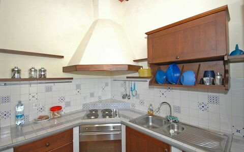 Brunello: Propiedad, Habitación, Cocina, Mostrador, Gabinetes, Mueble, Turquesa, Lavabo, Edificio, Bienes Raíces