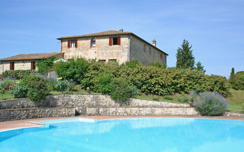 San Donnino: Propiedad, Piscina, Casa, Edificio, Bienes Raíces, Casa, Villa, Barrio Residencial, Inmuebles, Ocio