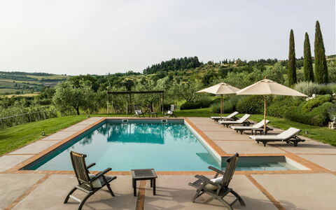 Villa Danilo: Agua, Cielo, Planta, Propiedad, Piscina, Naturaleza, Mueble Para Exteriores, Sombra, Árbol, Ocio