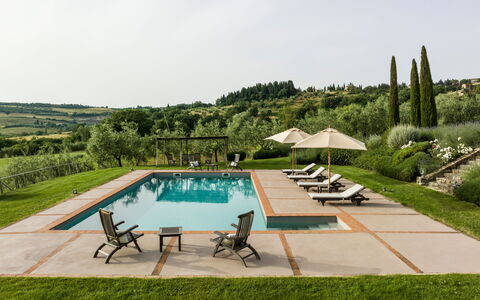 Villa Danilo: Cielo, Planta, Agua, Piscina, Árbol, Edificio, Mueble Para Exteriores, Sombra, Ocio, Rectángulo