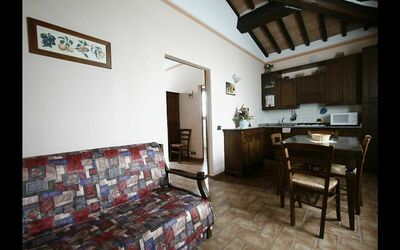 Belvedere: Habitación, Propiedad, Edificio, Mueble, Diseño De Interiores, Casa, Sala, Bienes Raíces, Suelo, Desván