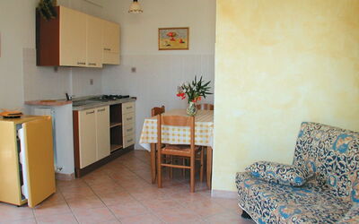 Riccioli D Oro: Habitación, Propiedad, Mueble, Suelo, Edificio, Casa, Diseño De Interiores, Bienes Raíces, Departamento, Sala