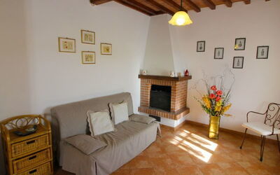 Onice: Habitación, Propiedad, Mueble, Suelo, Edificio, Diseño De Interiores, Sala, Pared, Casa, Techo