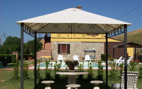 Villa Alabastro: Planta, Cielo, Propiedad, Edificio, Sombra, Botánica, Flor, Mueble Para Exteriores, Encendiendo, Silla