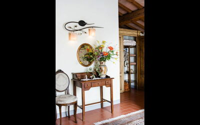 Tramonto: Habitación, Propiedad, Mueble, Diseño De Interiores, Mesa, Casa, Comedor, Edificio, Silla, Casa