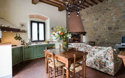 Terrasole: Habitación, Propiedad, Mueble, Edificio, Diseño De Interiores, Techo, Mostrador, Suelo, Casa, Sala