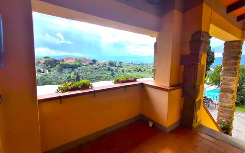 La Greppia: Balcón, Hacienda, Villa