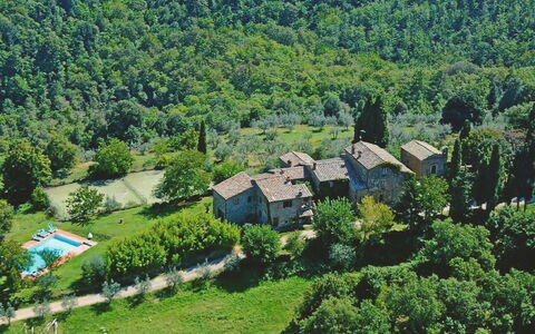 Agriturismo Bevignano: Planta, Edificio, Verde, Árbol, Tierras Altas, Paisaje Natural, Casa, El Terreno Del Lote, Cabaña, Diseño Urbano