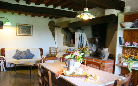 San Eusebio: Habitación, Propiedad, Edificio, Diseño De Interiores, Casa, Mueble, Mesa, Restaurante, Bienes Raíces, Comedor