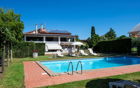 Casa Grion: Piscina, Casa, Cabaña, Inmuebles, Casa De Campo, Jardín, Villa, Hacienda, Yarda, Paisajismo
